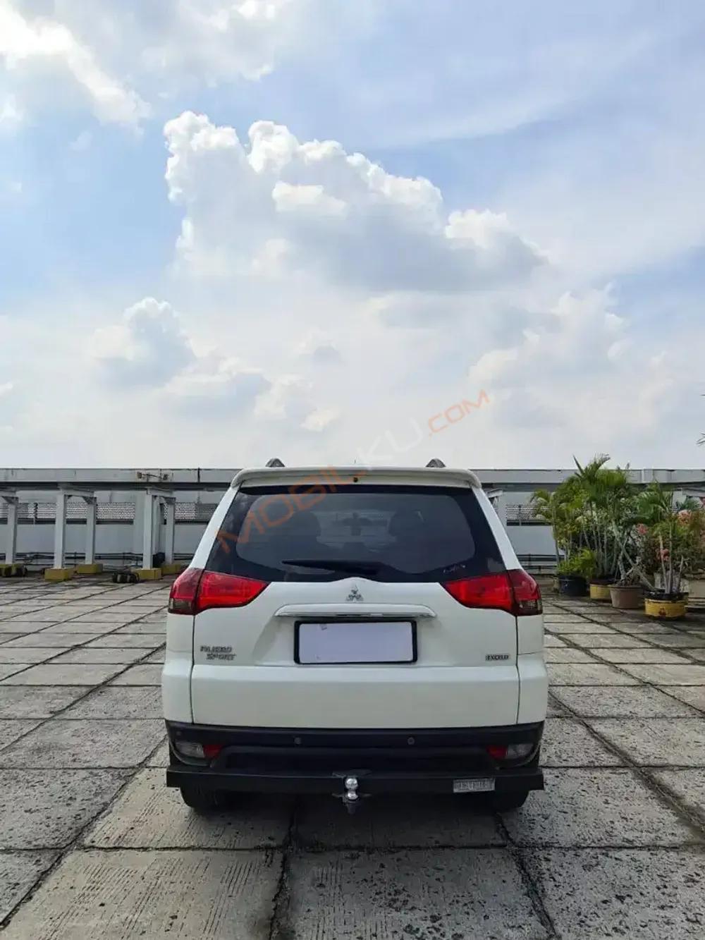 Mobil Mitsubishi Pajero Sport 2013