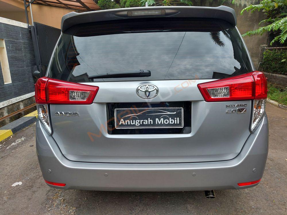 Mobil Toyota Kijang Innova 2017