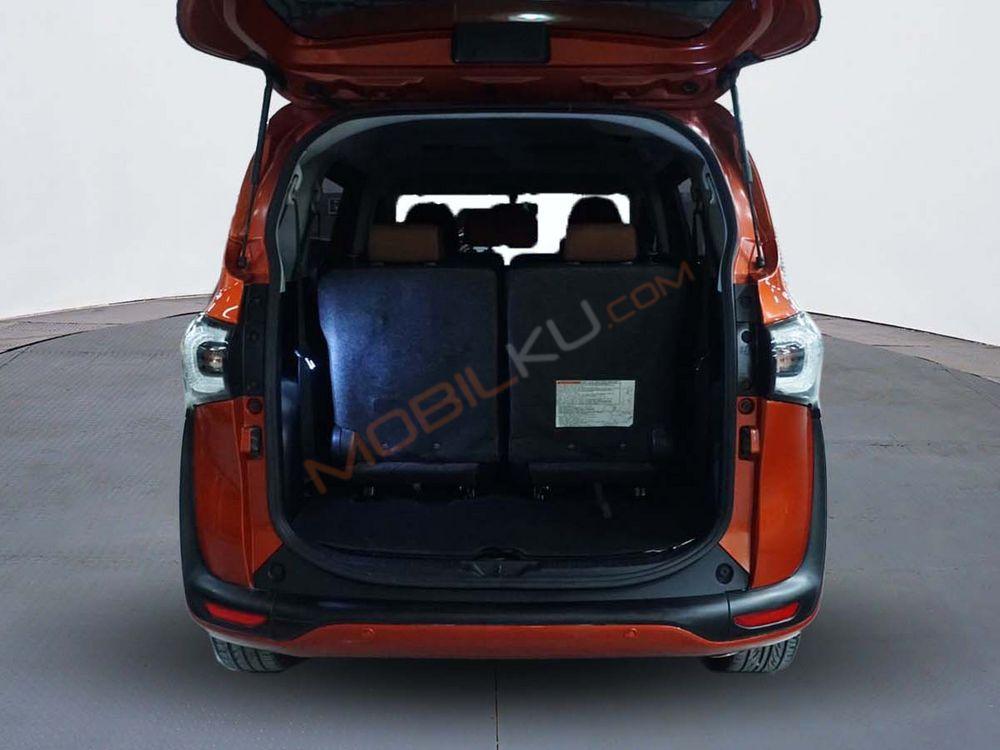 Mobil Toyota Sienta 2017
