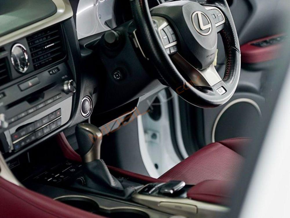 Mobil Lexus RX 2017