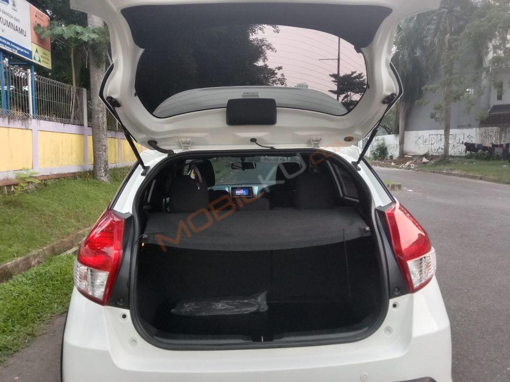 Mobil Toyota Yaris 2021