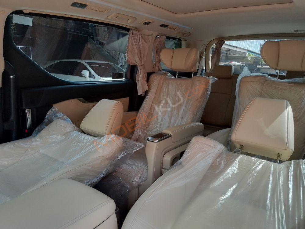 Mobil Toyota Alphard 2018