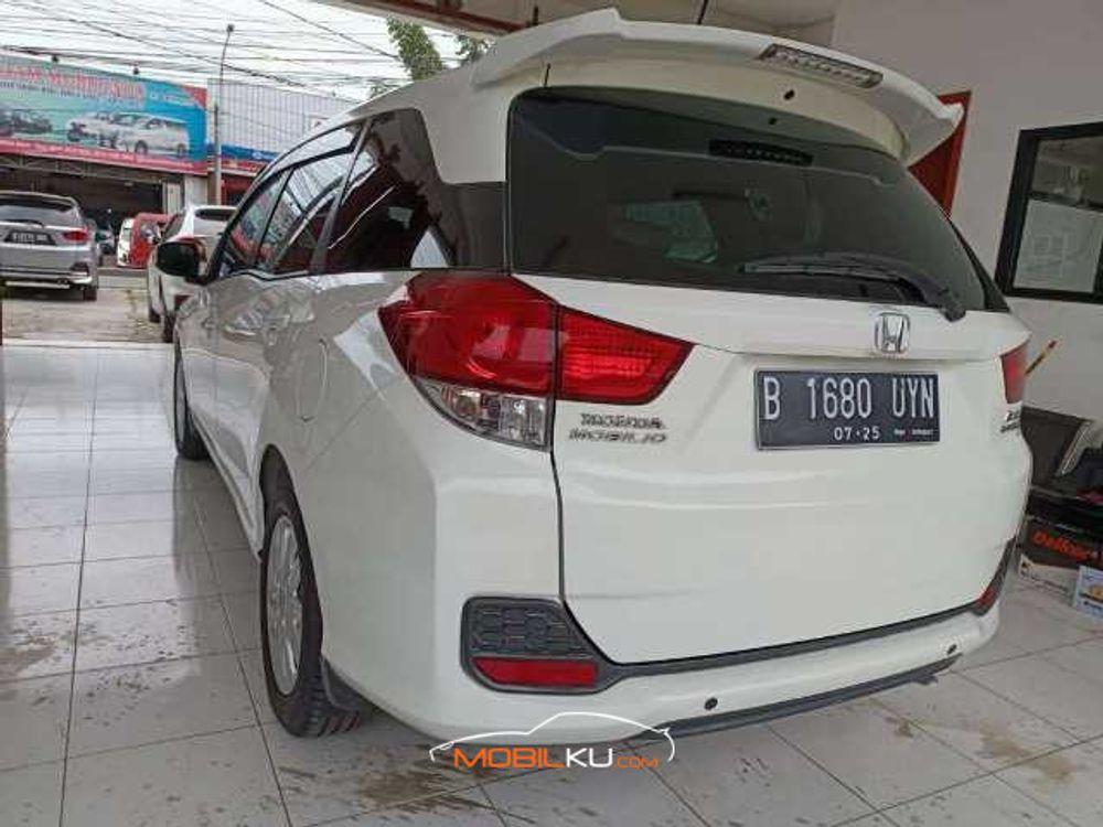 Mobil Honda Mobilio 2015