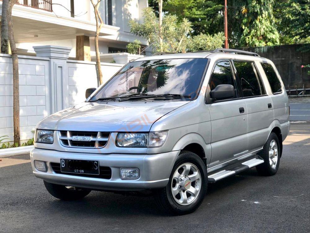 Mobil Isuzu Panther 2001