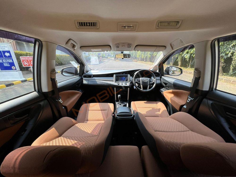 Mobil Toyota Kijang Innova 2017