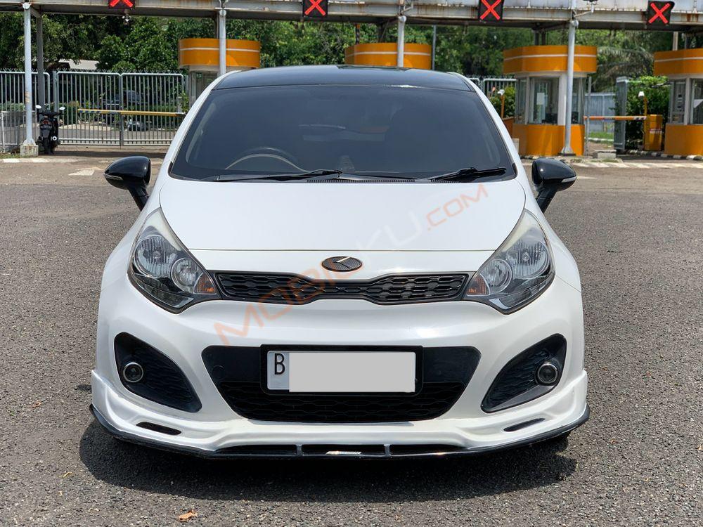 Mobil Kia Rio 2014