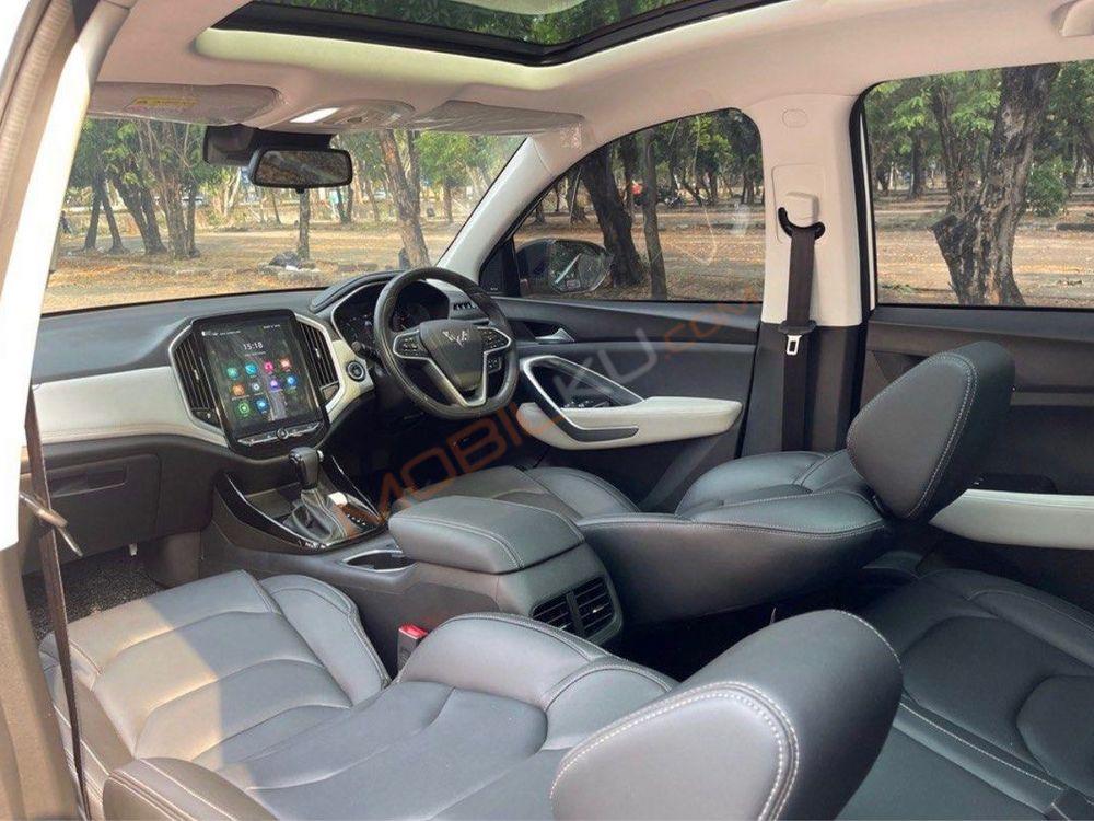 Mobil Wuling Almaz 2022