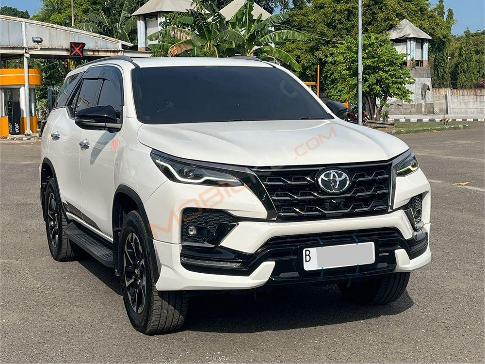 Mobil Toyota Fortuner 2022