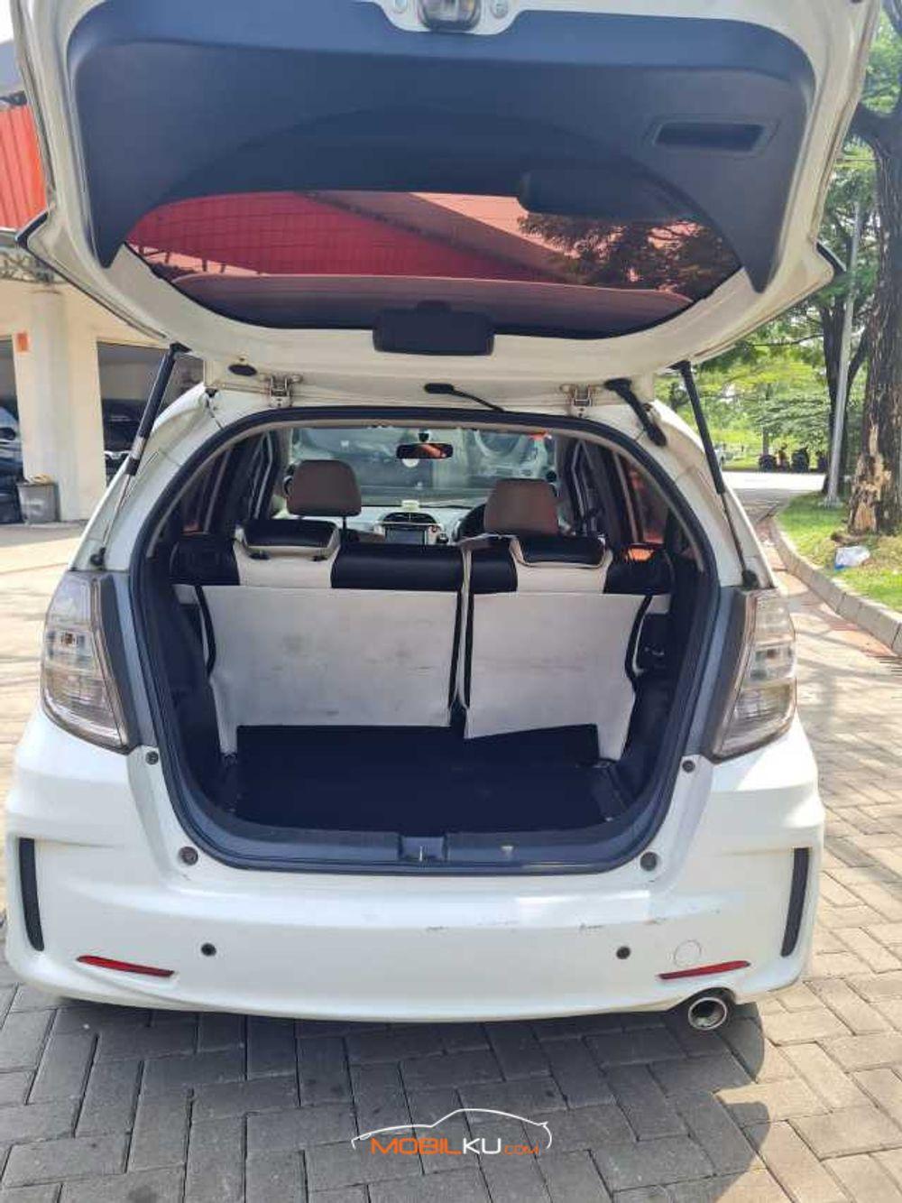 Mobil Honda Jazz 2013