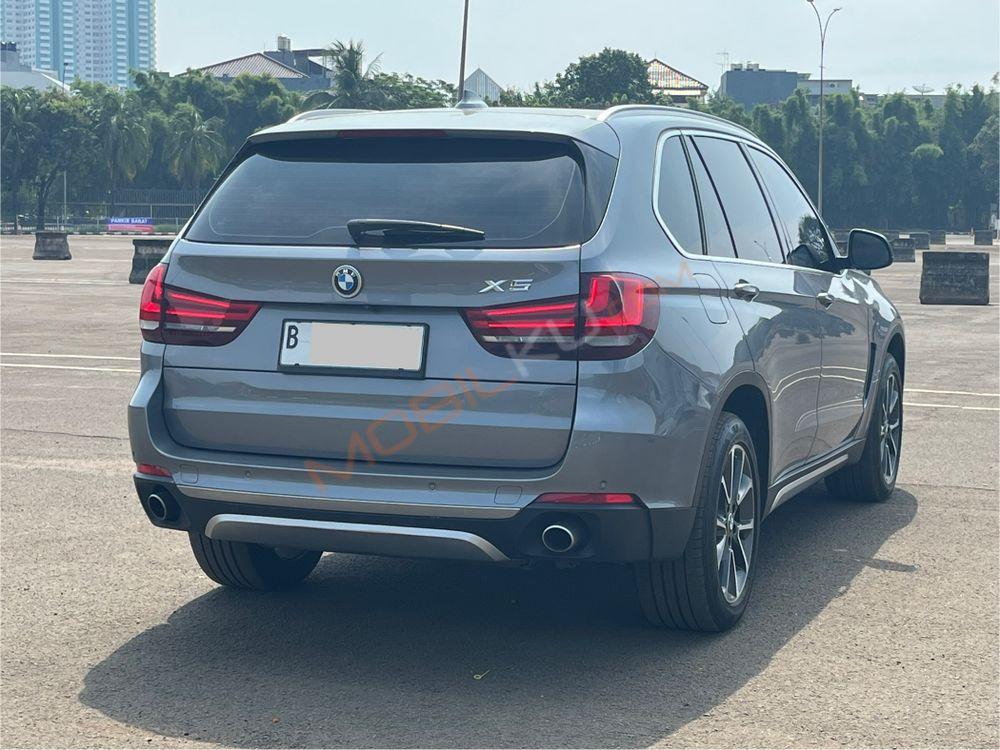 Mobil BMW X5 2015