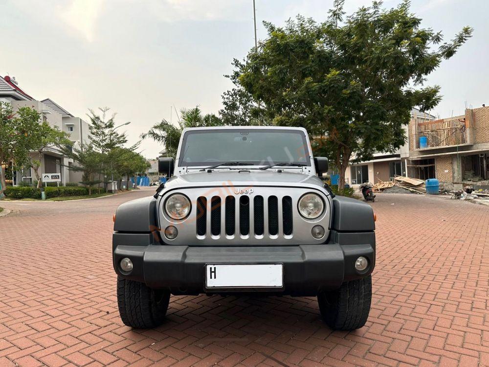 Mobil Jeep Wrangler 2014
