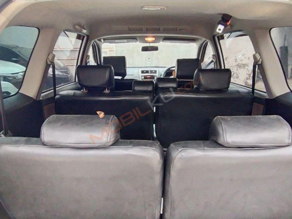 Mobil Toyota Avanza 2015