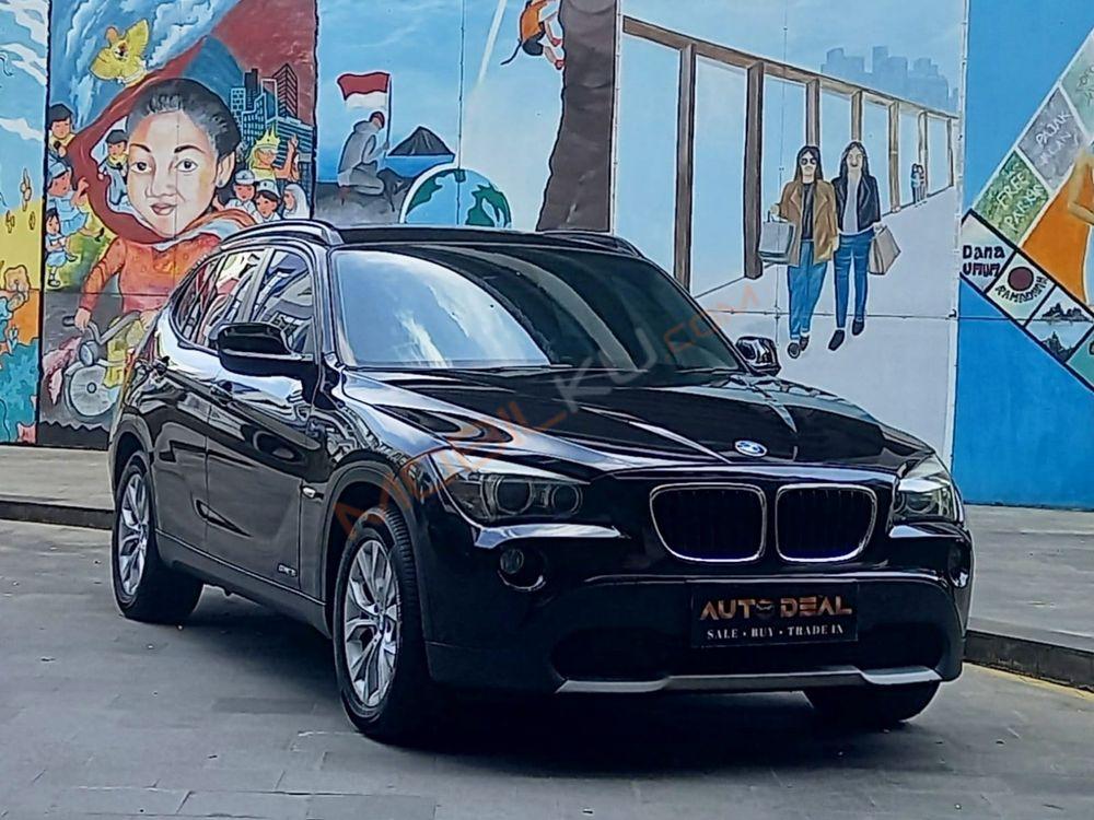 Mobil BMW X1 2011