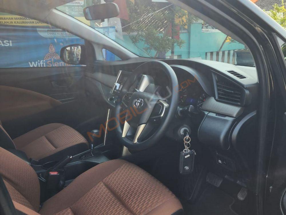 Mobil Toyota Kijang Innova 2017