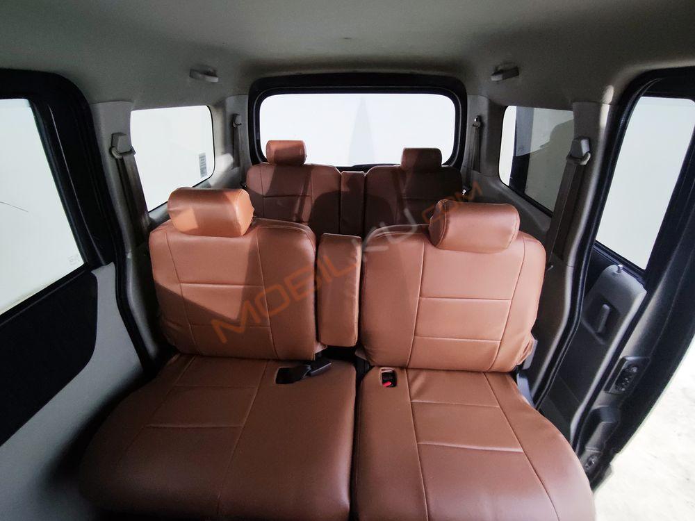 Mobil Daihatsu Luxio 2017