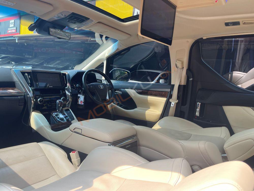 Mobil Toyota Alphard 2020