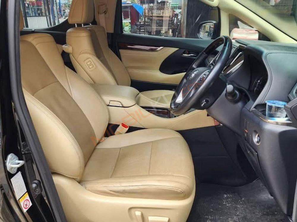 Mobil Toyota Alphard 2019