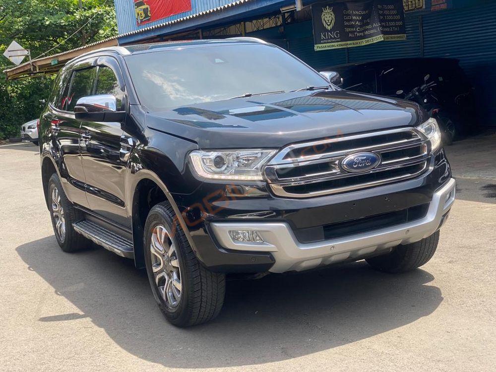 Mobil Ford Everest 2015