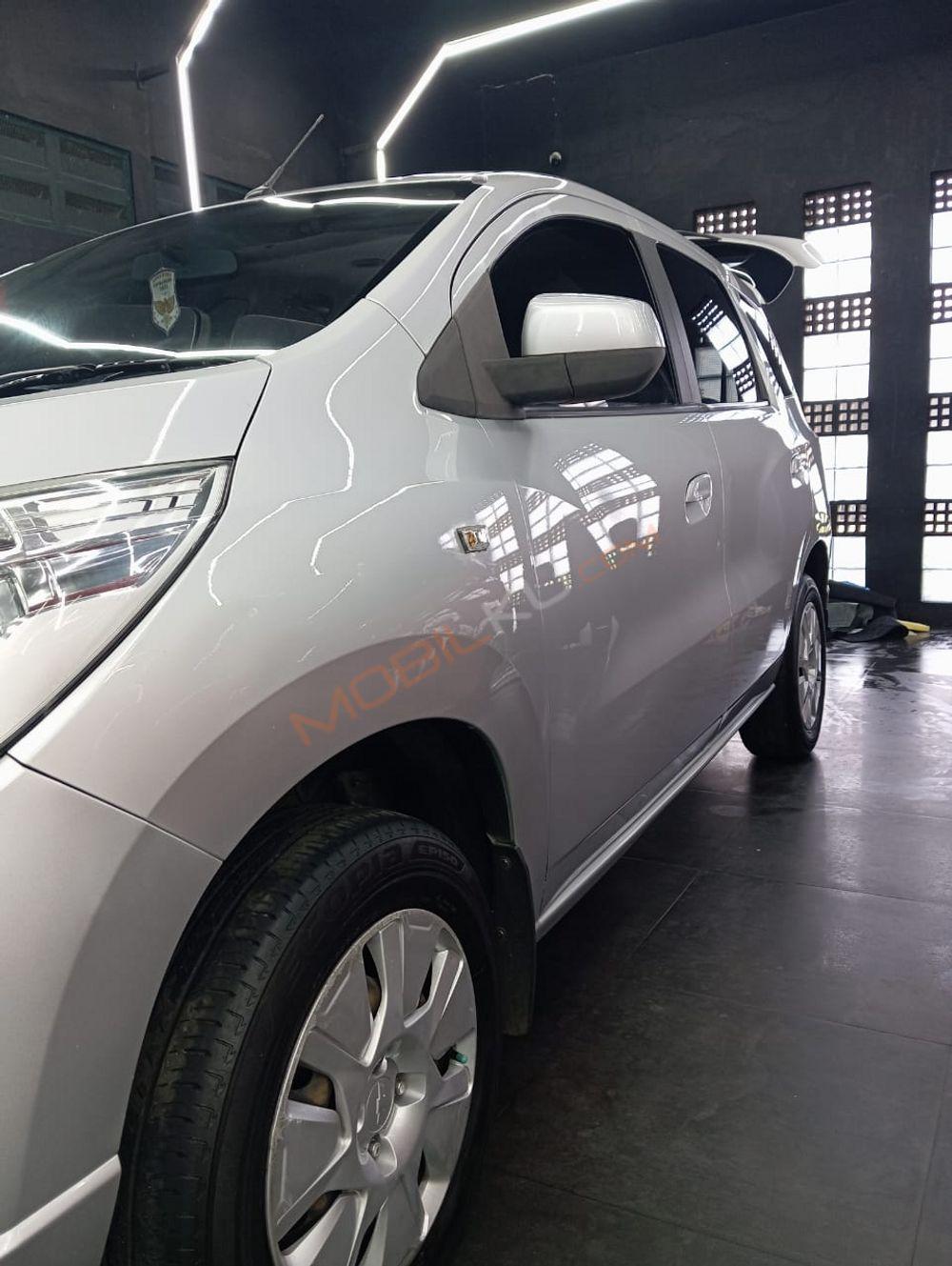 Mobil Chevrolet Spin 2014