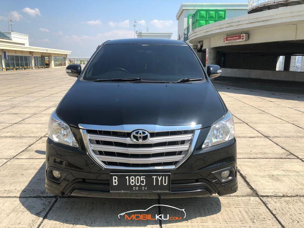 Mobil Toyota Kijang Innova 2014