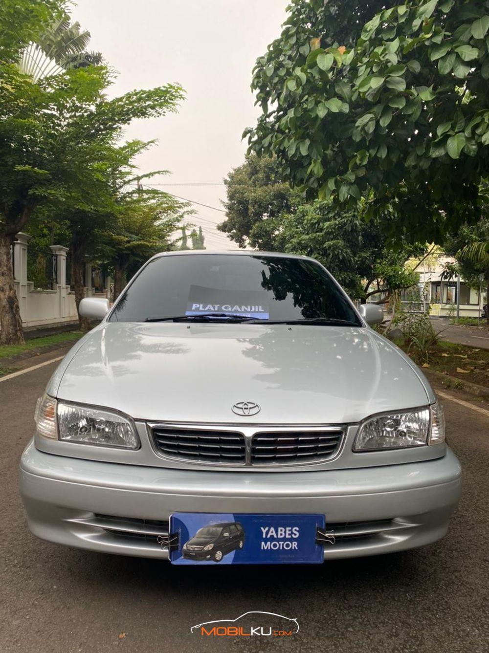 Mobil Toyota Corolla 2000