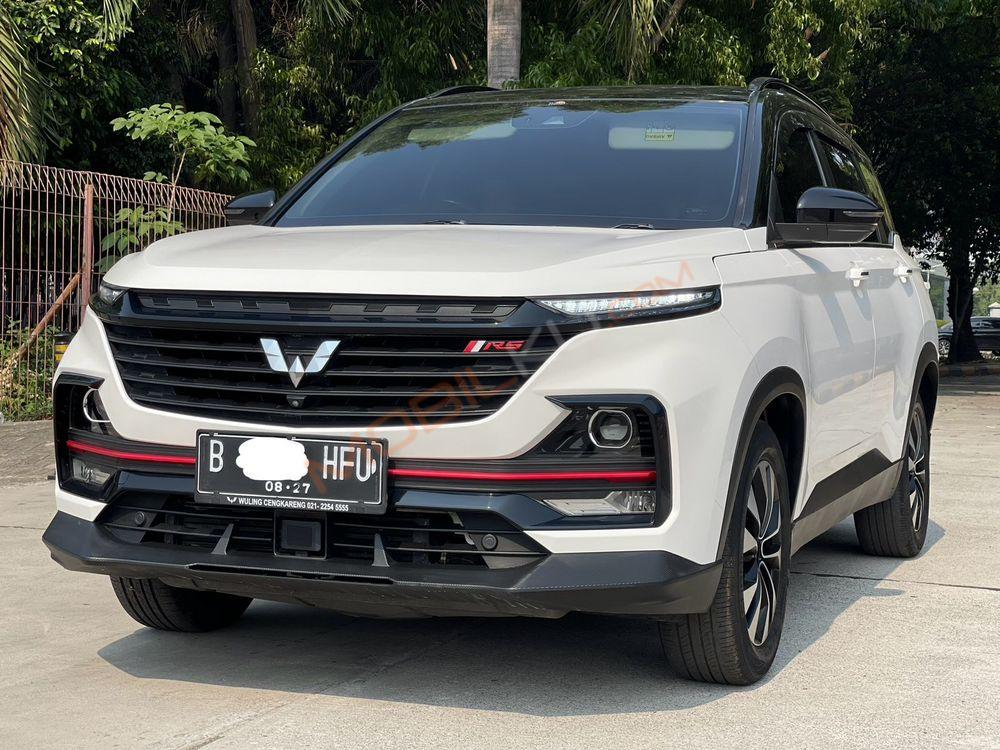 Mobil Wuling Almaz 2022