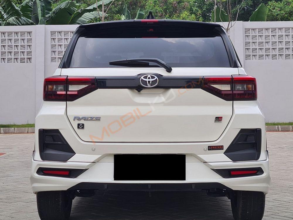 Mobil Toyota Raize 2021