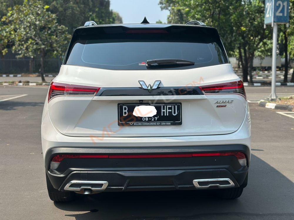 Mobil Wuling Almaz 2022