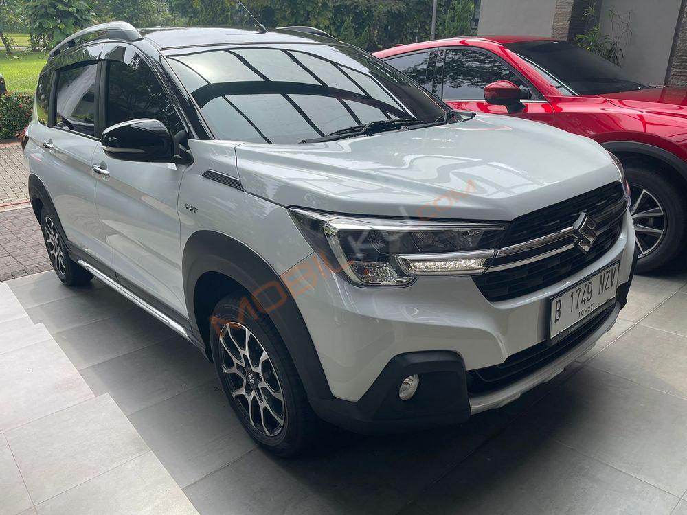 Mobil Suzuki XL7 2022