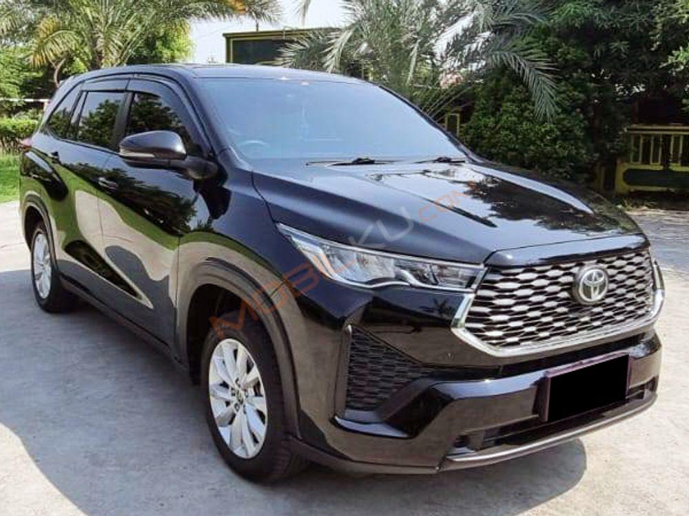 Mobil Toyota Kijang Innova Zenix 2023