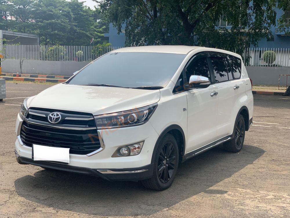 Mobil Toyota Kijang Innova 2017