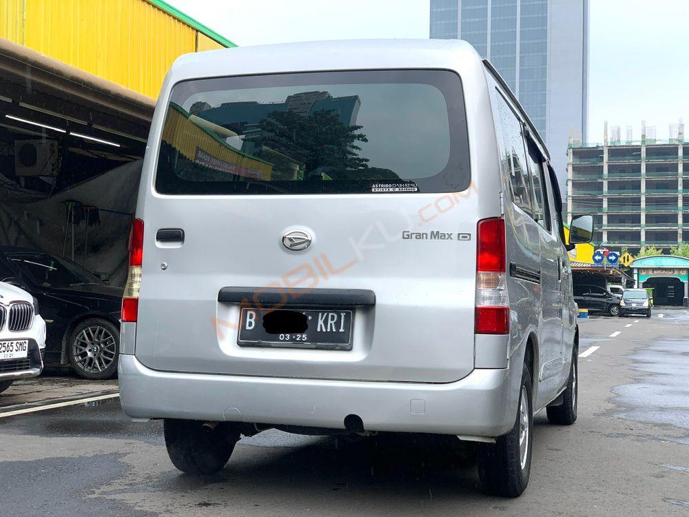 Mobil Daihatsu Gran Max 2015