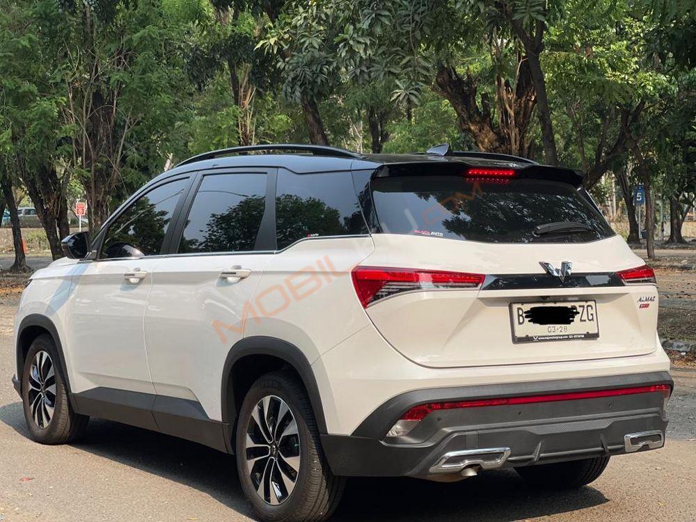 Mobil Wuling Almaz 2022