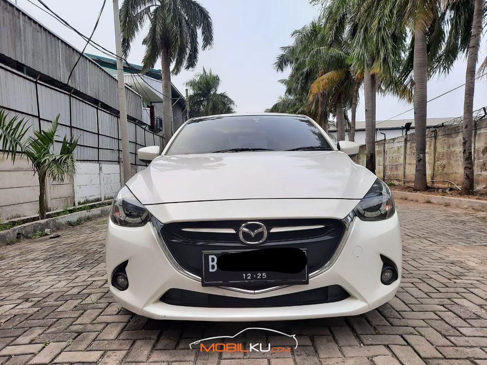 Mobil Mazda 2 Hatchback 2016