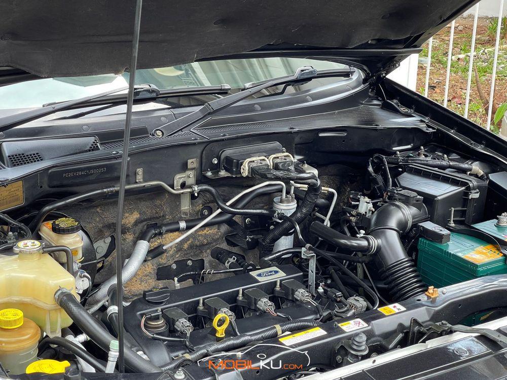 Mobil Ford Escape 2011