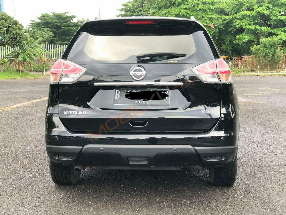 Mobil Nissan X-Trail 2015