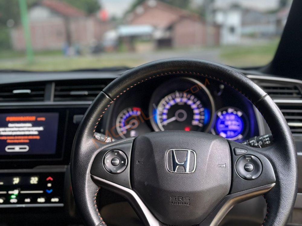 Mobil Honda Jazz 2020