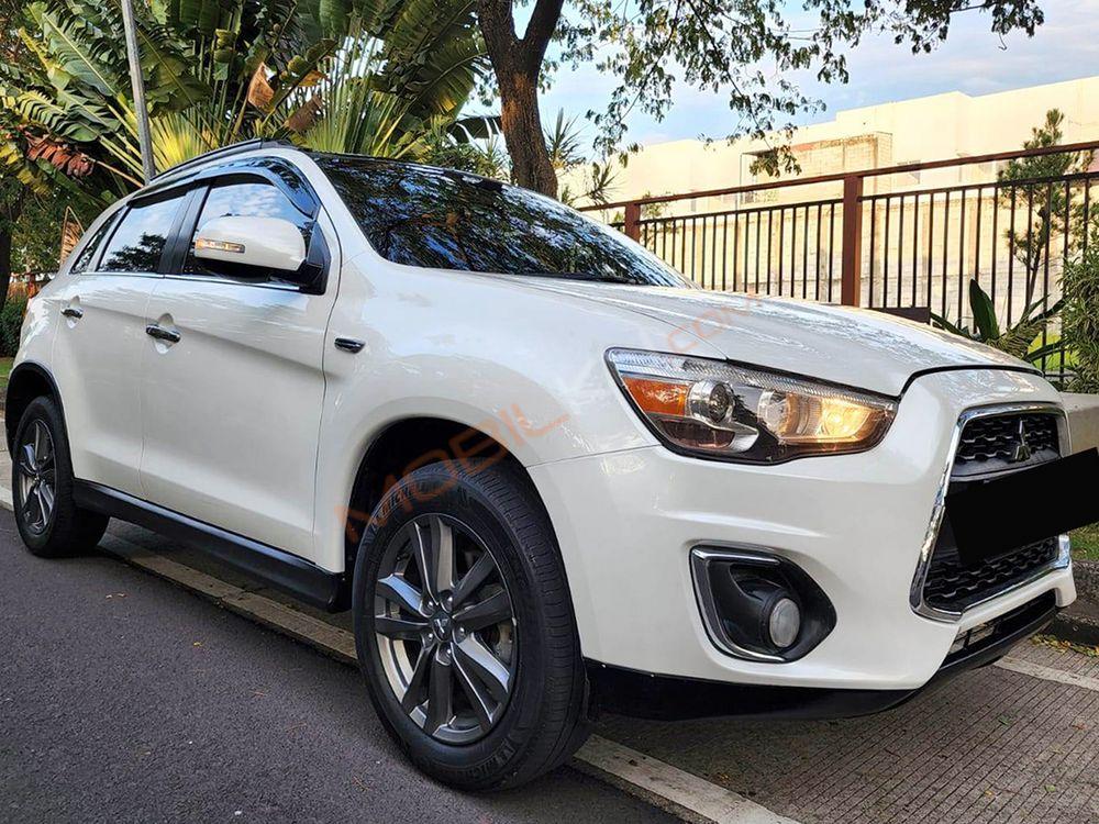 Mobil Mitsubishi Outlander Sport 2013