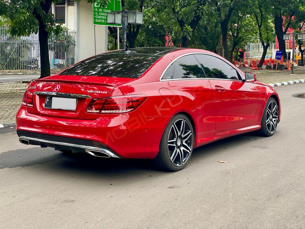 Mobil Mercedes-Benz E-Class 2014