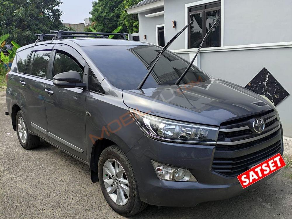 Mobil Toyota Kijang Innova 2017