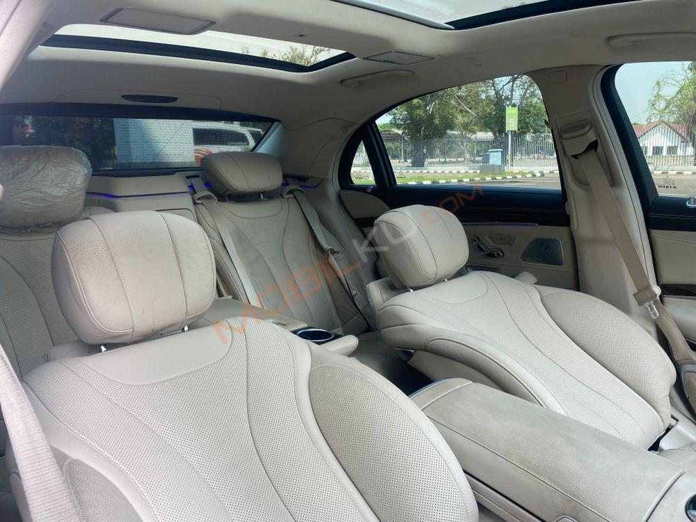 Mobil Mercedes-Benz S-Class 2015