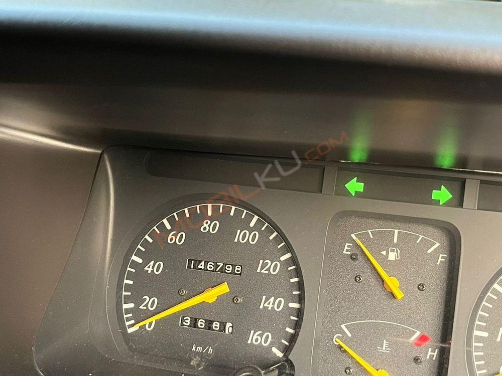 Mobil Toyota Kijang 2004