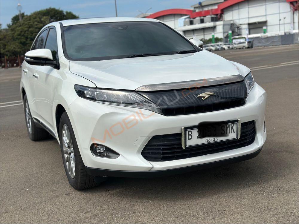Mobil Toyota Harrier 2015