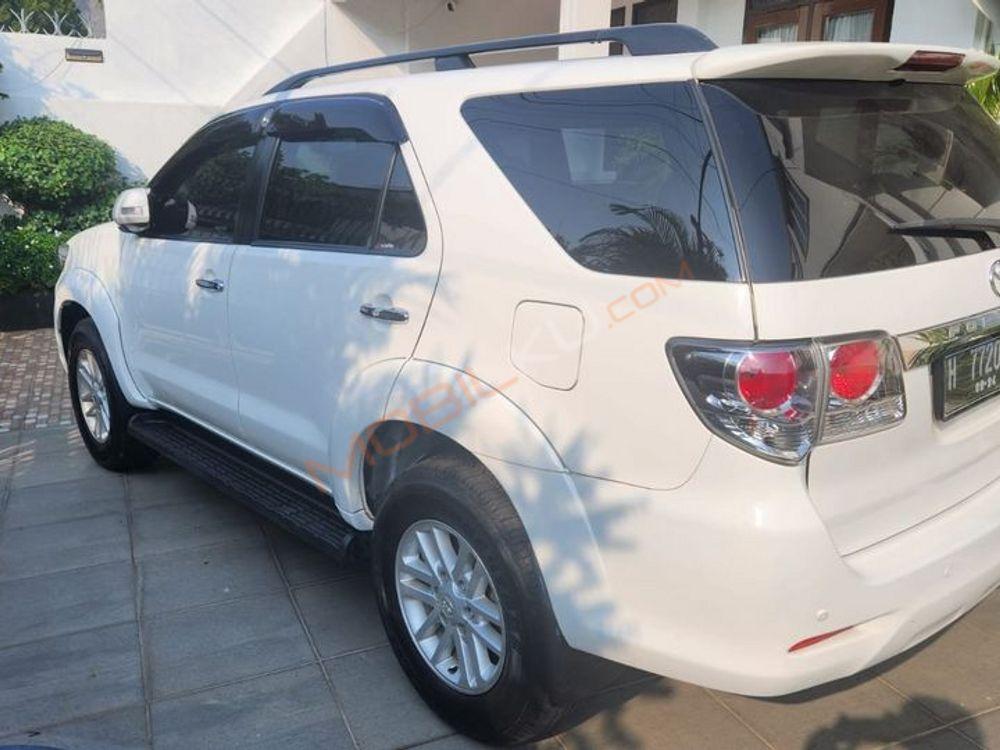Mobil Toyota Fortuner 2013