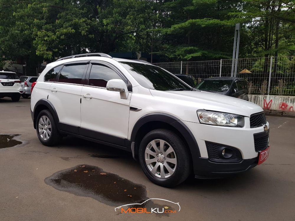 Mobil Chevrolet Captiva 2014