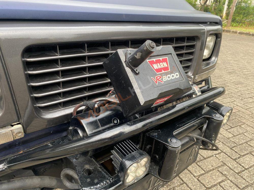 Mobil Daihatsu Taft 1998