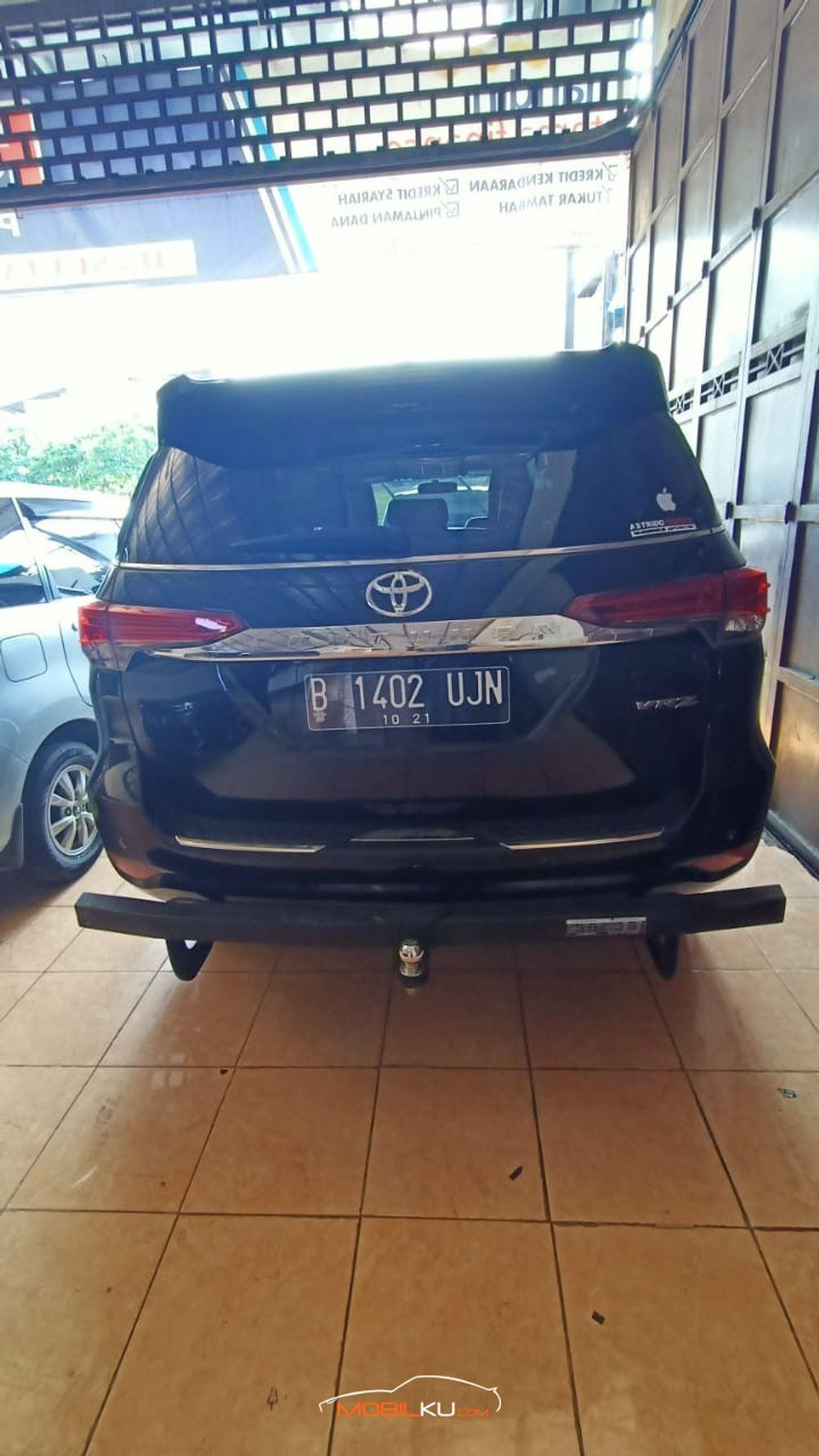 Mobil Toyota Fortuner 2016