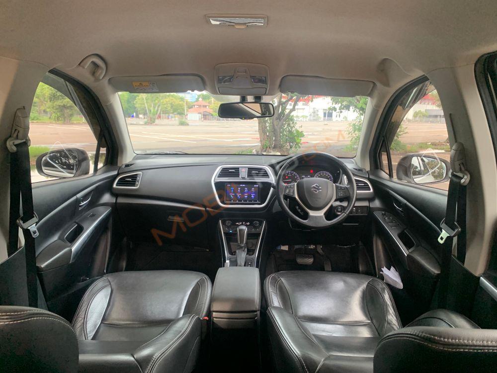 Mobil Suzuki SX4 2018