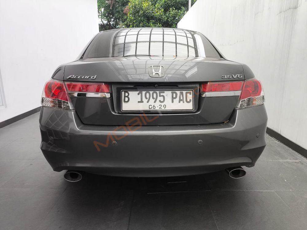 Mobil Honda Accord 2012