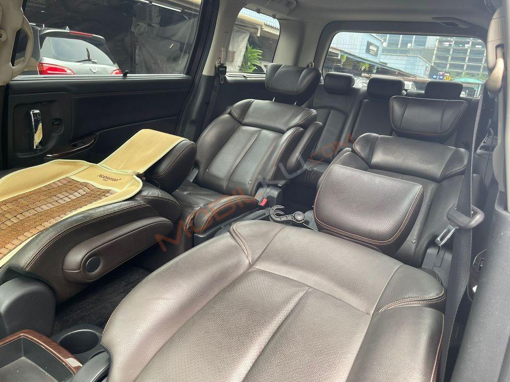 Mobil Nissan Elgrand 2013